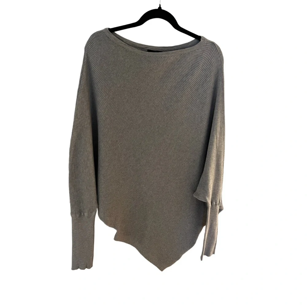 Vici asymmetrical gray sweater